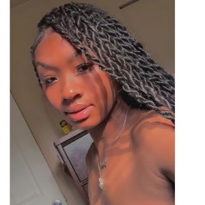 Meet your Posher, Arielle